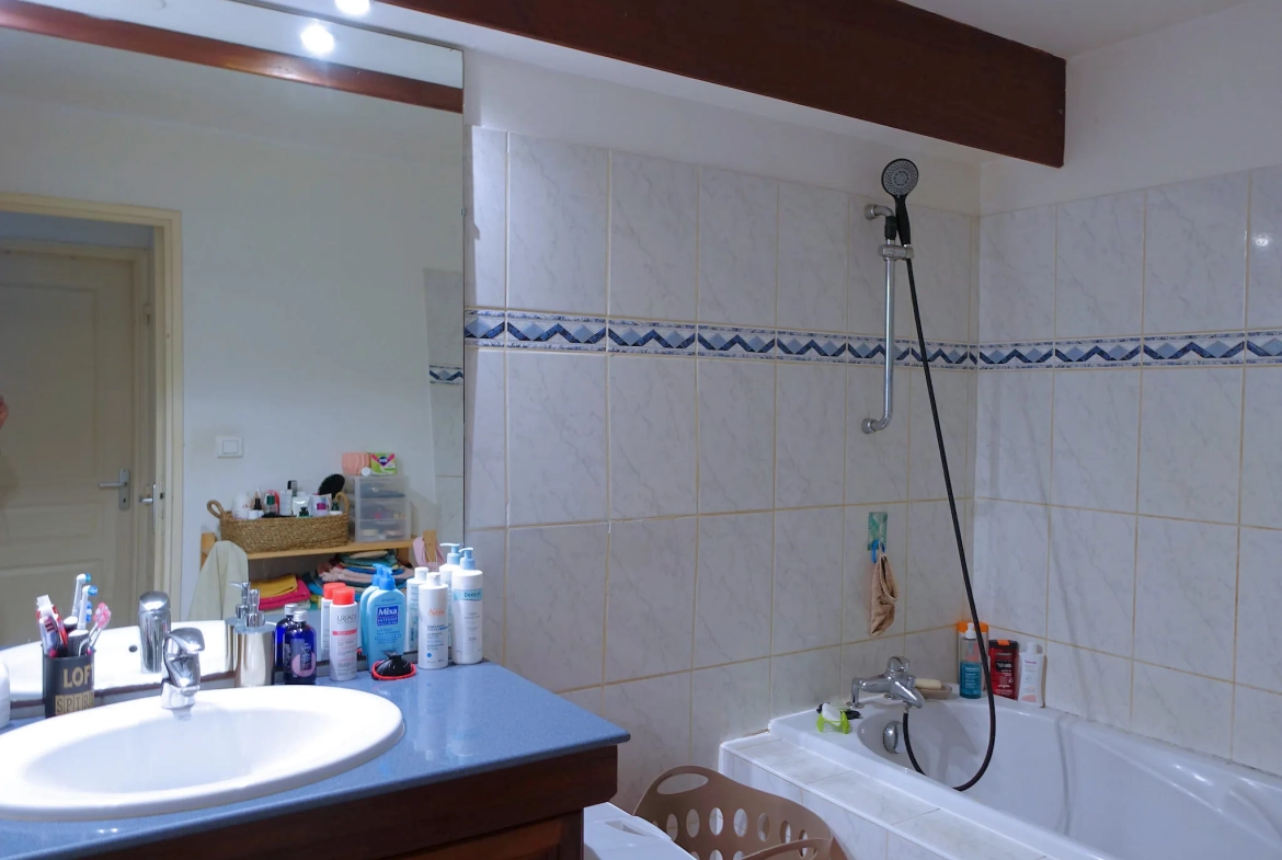 Appartement T2 de 44m² à Sainte Clotilde, Saint-Denis avec parking et bail en cours 