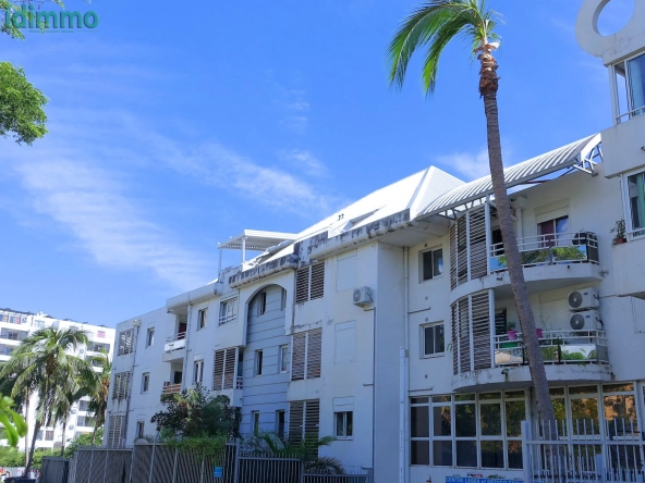 Appartement T2 de 44m² à Sainte Clotilde, Saint-Denis avec parking et bail en cours