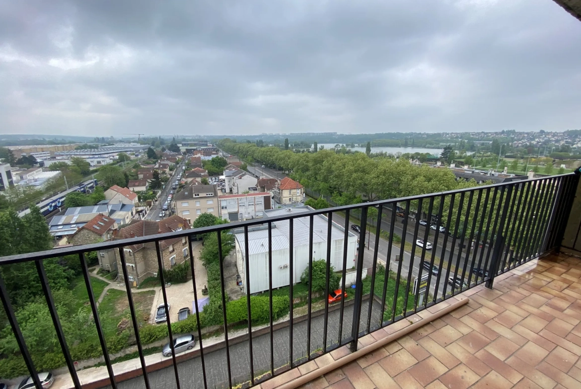 Appartement 3 pièces lumineux en centre-ville de Viry-Châtillon avec parking et cave 