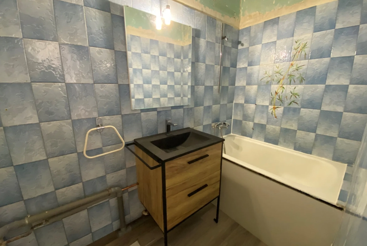 Appartement 3 pièces lumineux en centre-ville de Viry-Châtillon avec parking et cave 