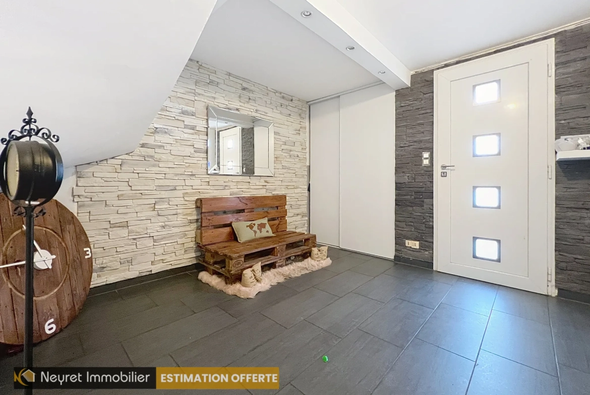 Maison récente 3 chambres avec bureau et jardin à Pierre Benite 