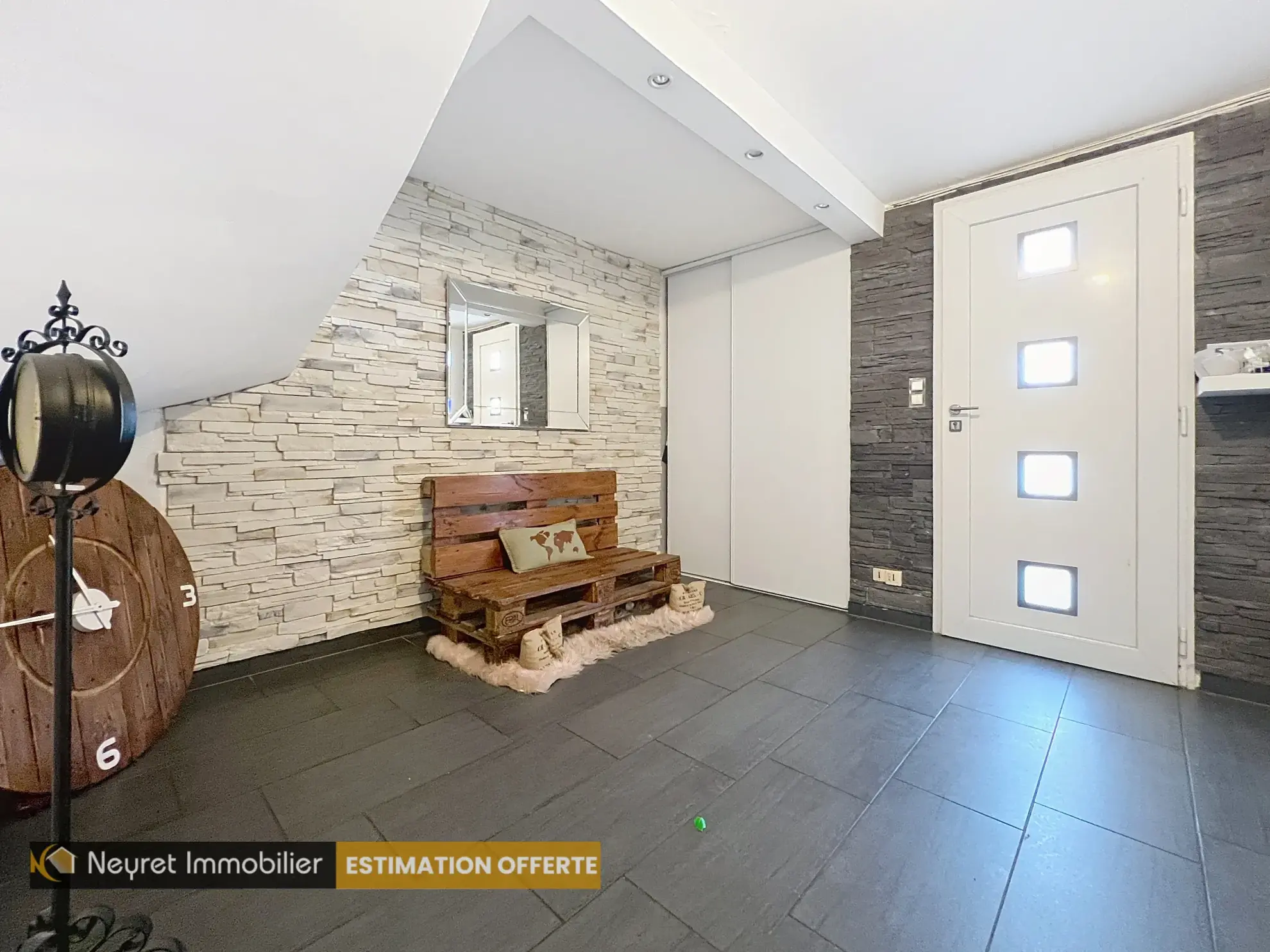 Maison récente 3 chambres avec bureau et jardin à Pierre Benite 