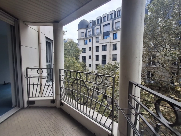 Appartement senior avec terrasse à Paris 16ème - Résidence services avec services complets