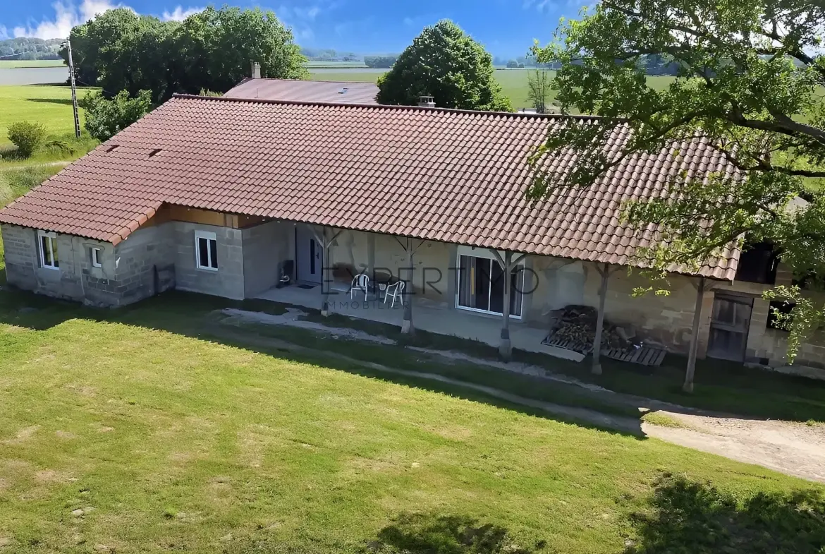 Ferme bressane rénovée en 2023 de 240 m² avec terrain de 2000 m² 