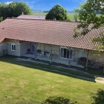 Ferme bressane rénovée en 2023 de 240 m² avec terrain de 2000 m²