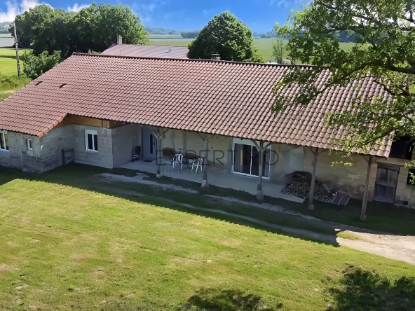 Ferme bressane rénovée en 2023 de 240 m² avec terrain de 2000 m²