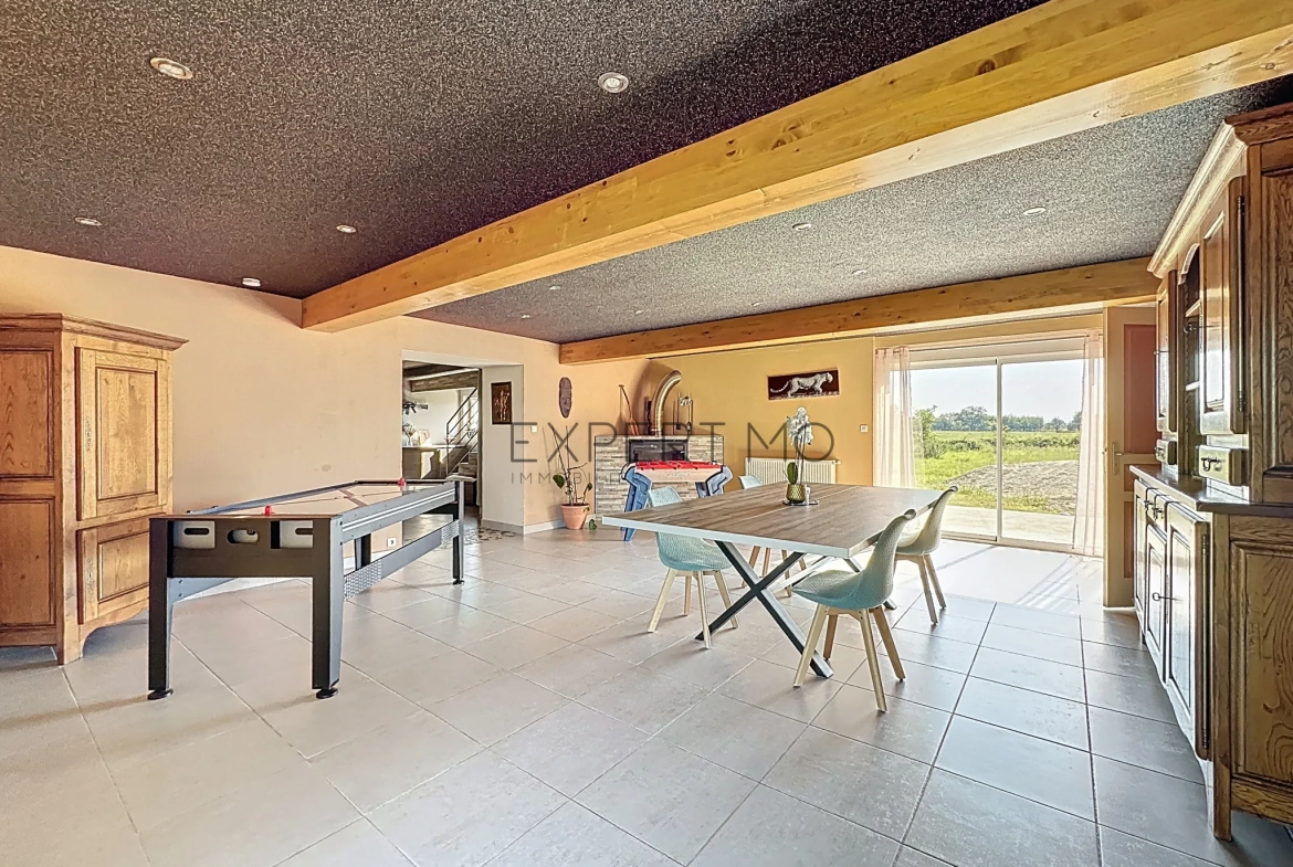 Ferme bressane rénovée en 2023 de 240 m² avec terrain de 2000 m² 