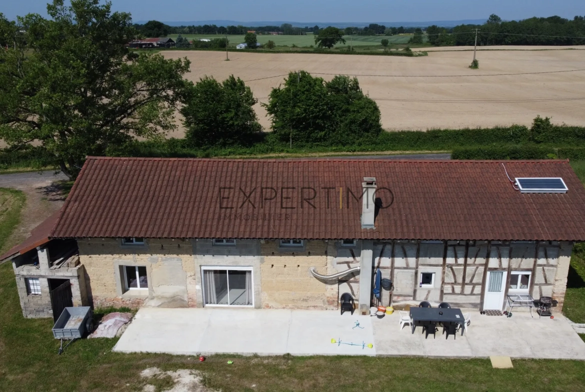 Ferme bressane rénovée en 2023 de 240 m² avec terrain de 2000 m² 