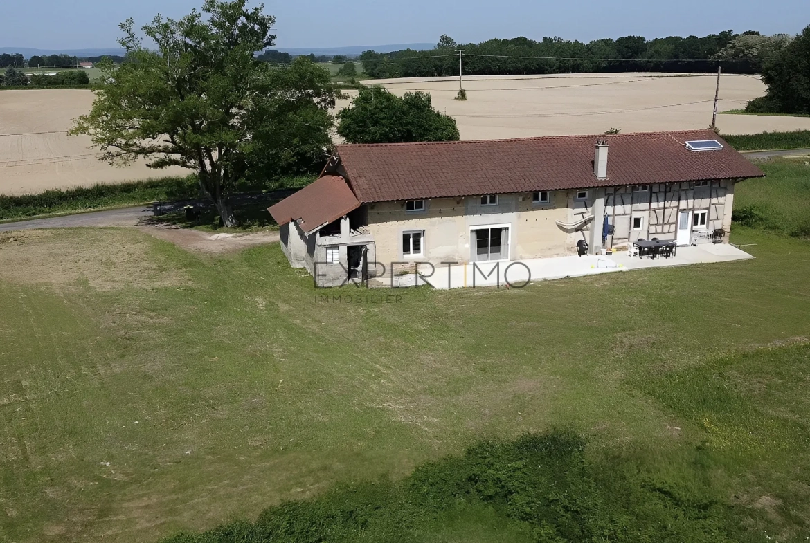 Ferme bressane rénovée en 2023 de 240 m² avec terrain de 2000 m² 