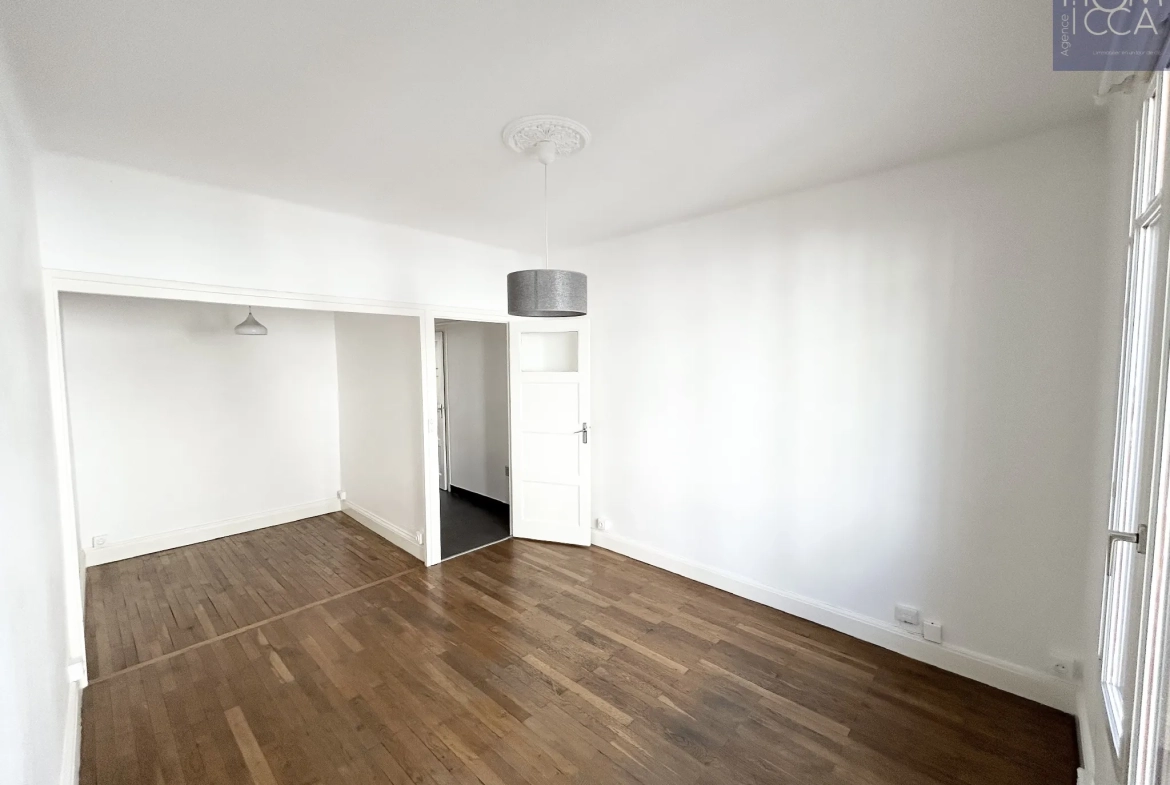 Appartement de 44 m² à Lyon 8, potentiel de rénovation, proximité transports et commerces 