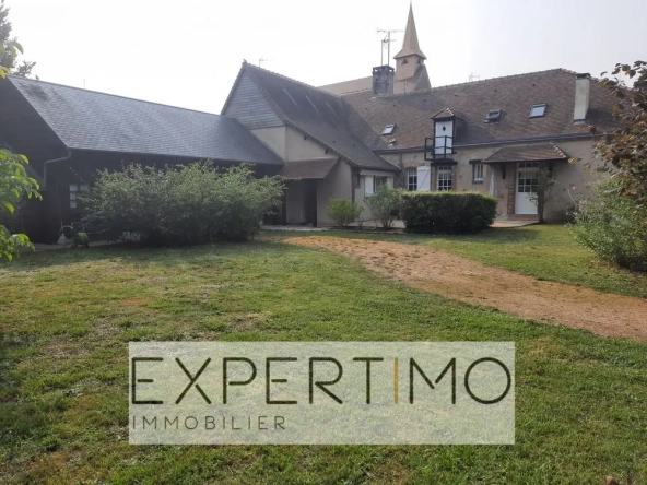 Charmante maison de village à Semur en Vallon, 120 m² avec dépendances et terrain paysagé