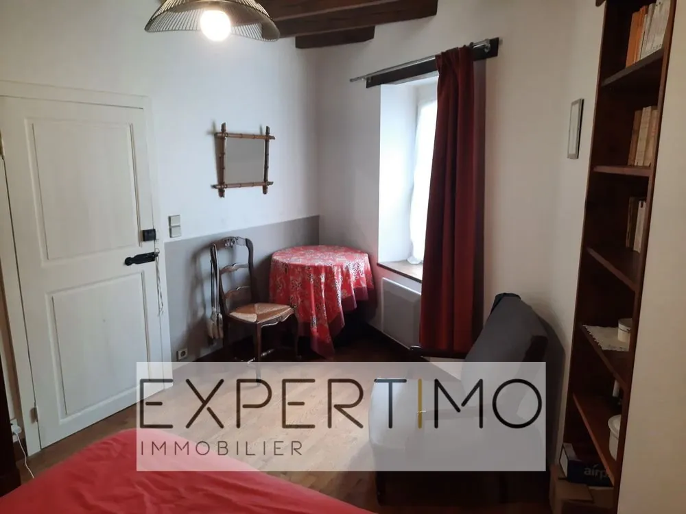 Charmante maison de village à Semur en Vallon, 120 m² avec dépendances et terrain paysagé 