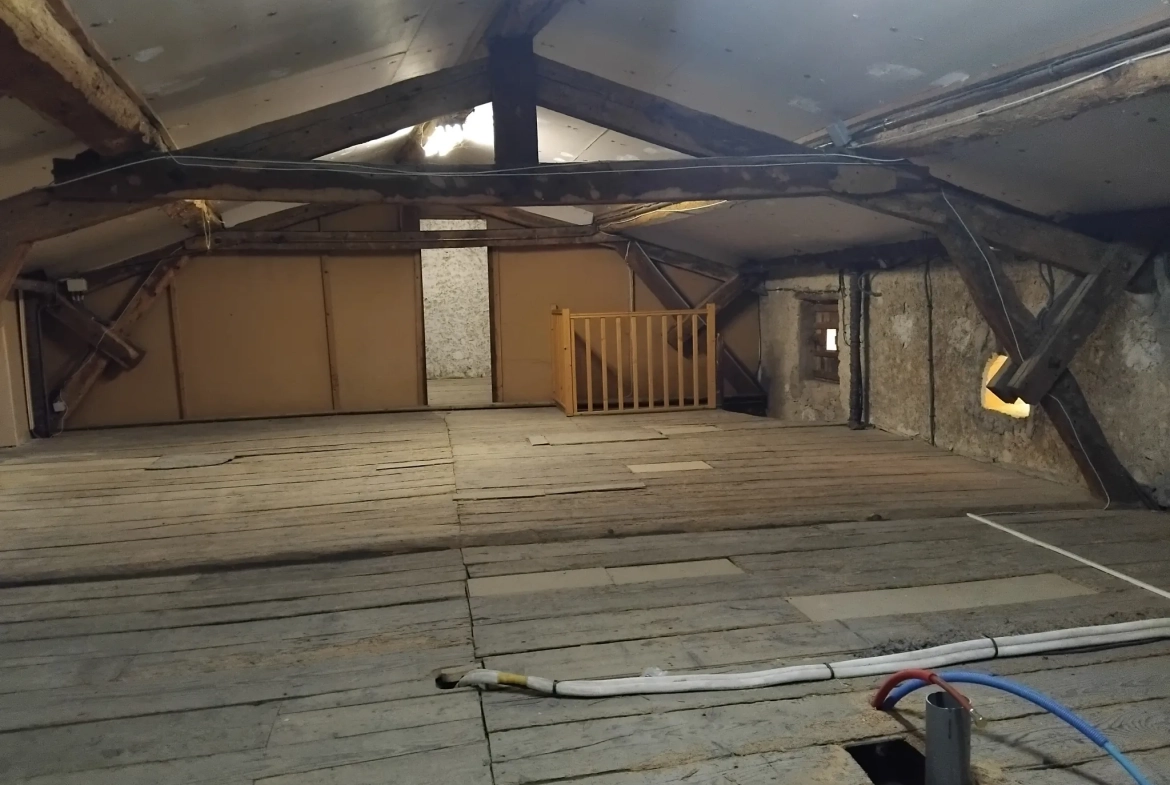 Maison de plain-pied à vendre à Castres, secteur Travet avec jardin et garage 