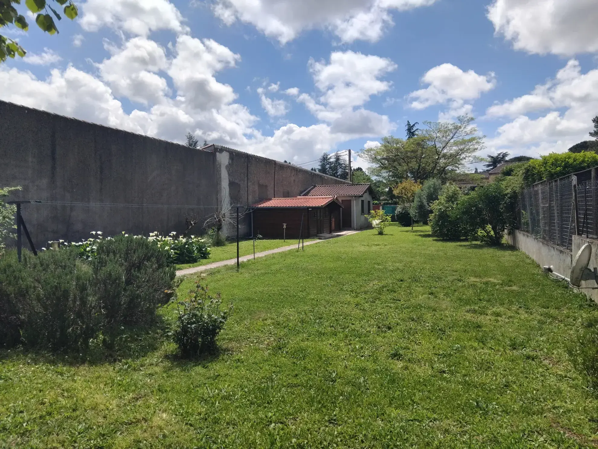 Maison de plain-pied à vendre à Castres, secteur Travet avec jardin et garage 