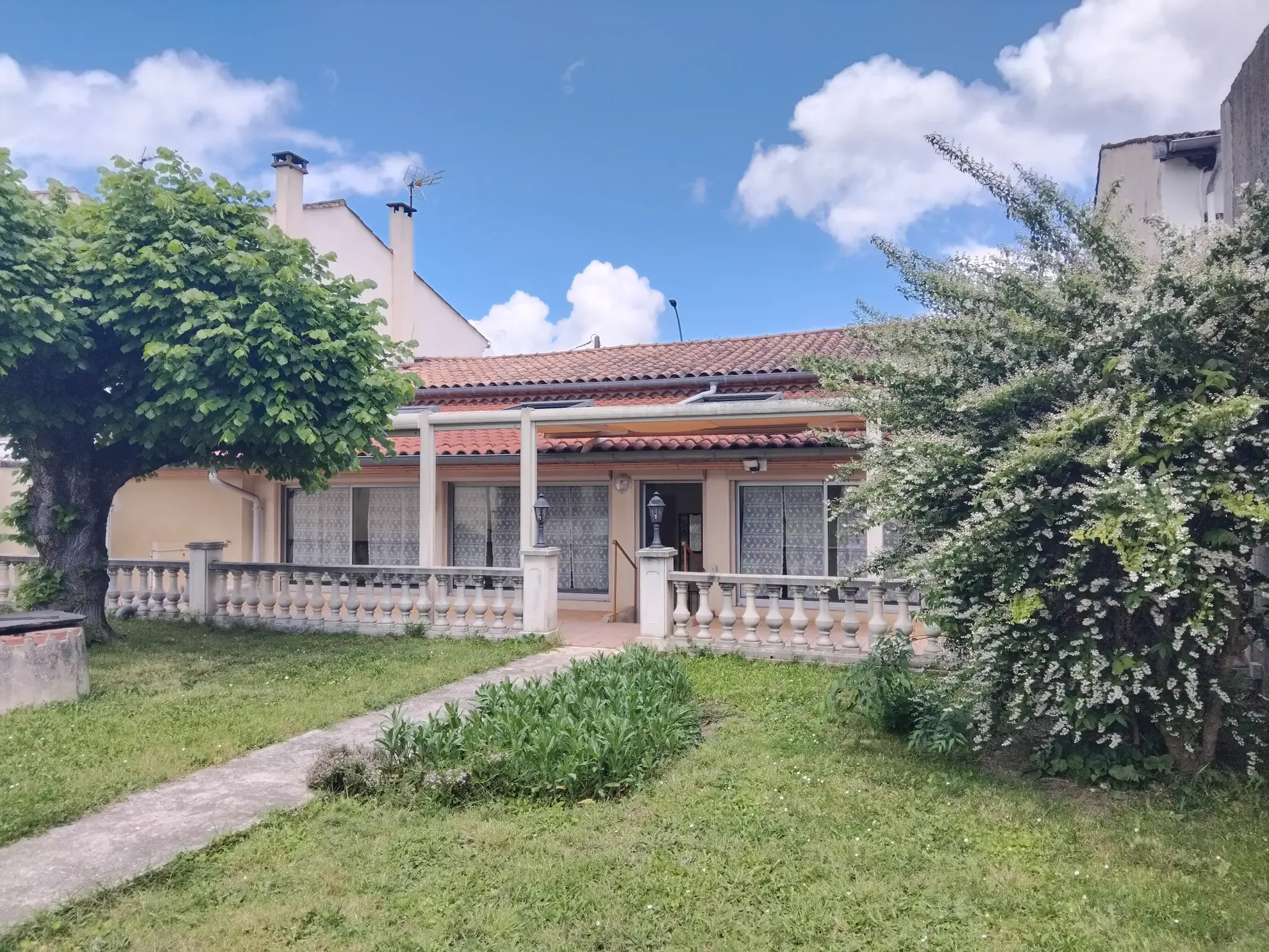 Maison de plain-pied à vendre à Castres, secteur Travet avec jardin et garage 