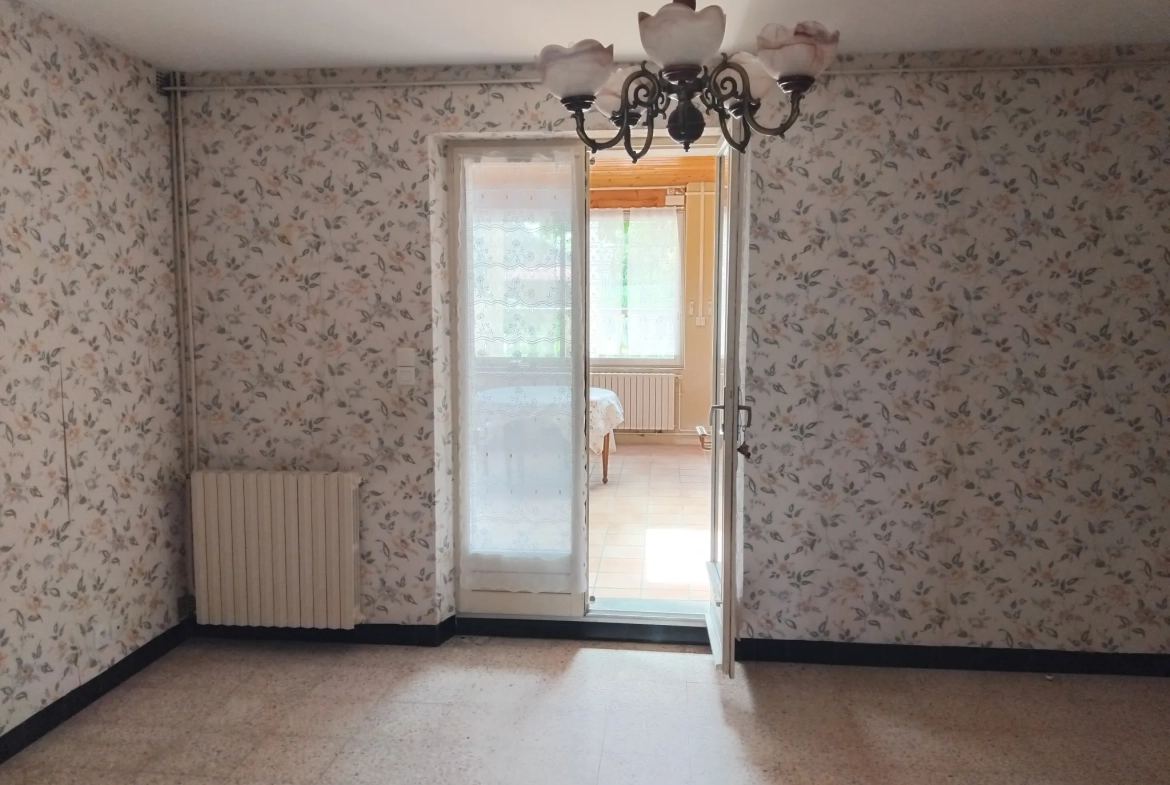 Maison de plain-pied à vendre à Castres, secteur Travet avec jardin et garage 