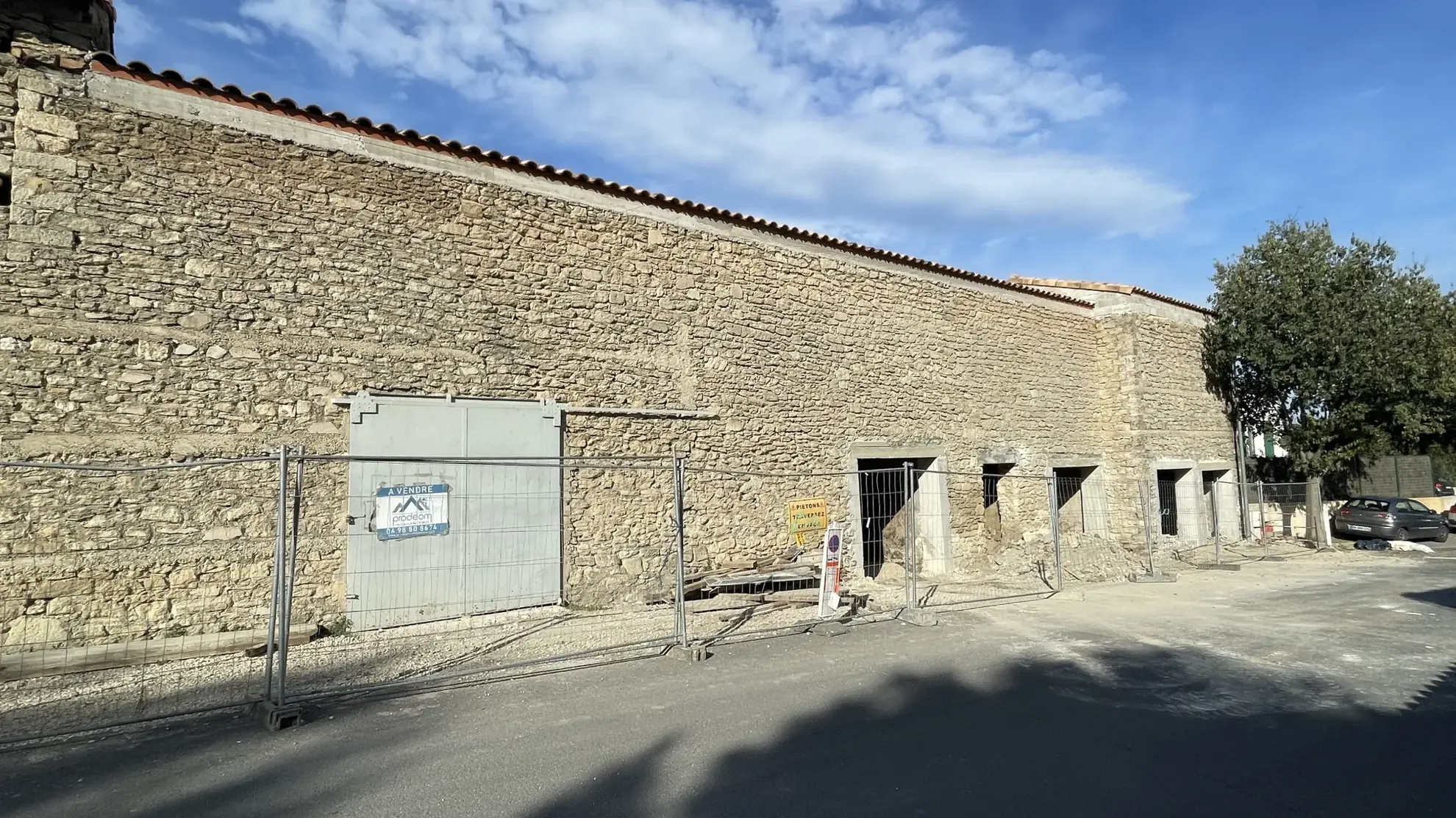 Immeuble de 125m² avec permis purgé à Boisseron, idéal pour investissement ou projet personnalisé 