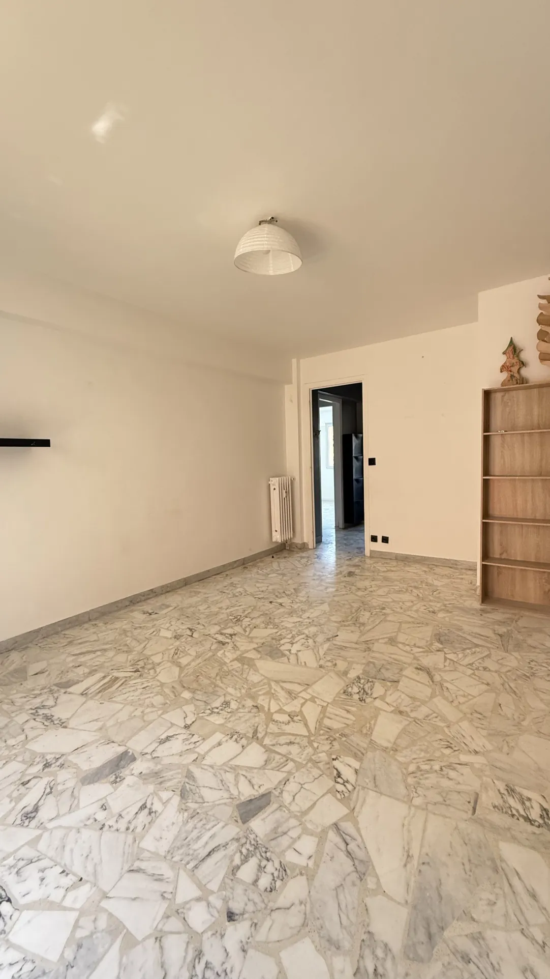 Bel appartement 3 pièces avec terrasse, cave et parking au Cannet 