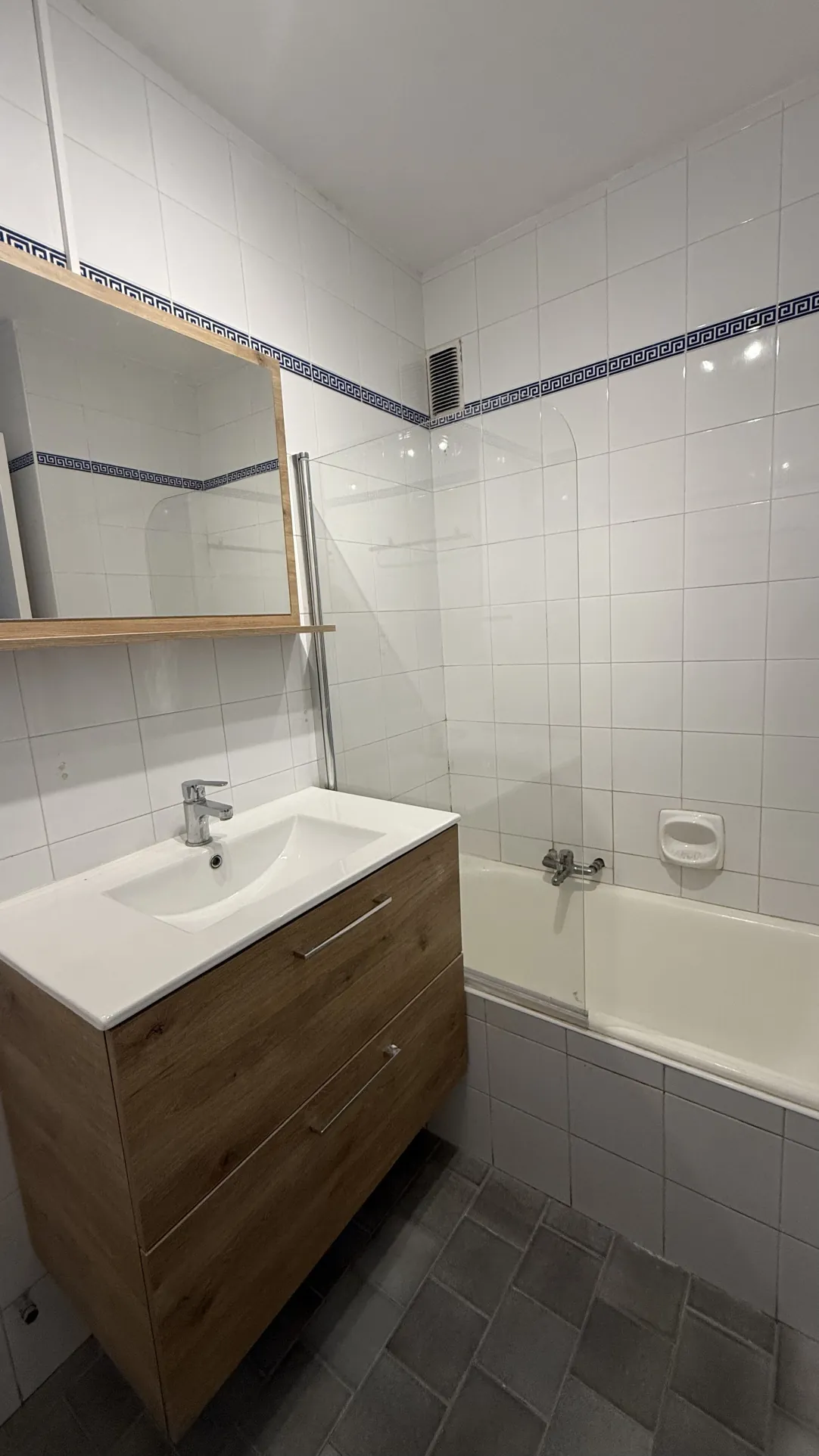 Bel appartement 3 pièces avec terrasse, cave et parking au Cannet 