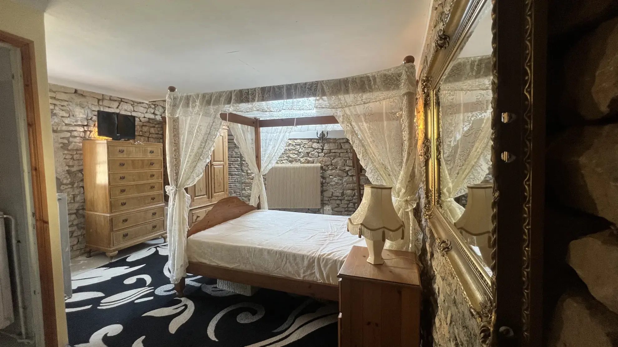 Belle maison avec vue imprenable sur le Vézelien à Chamoux 