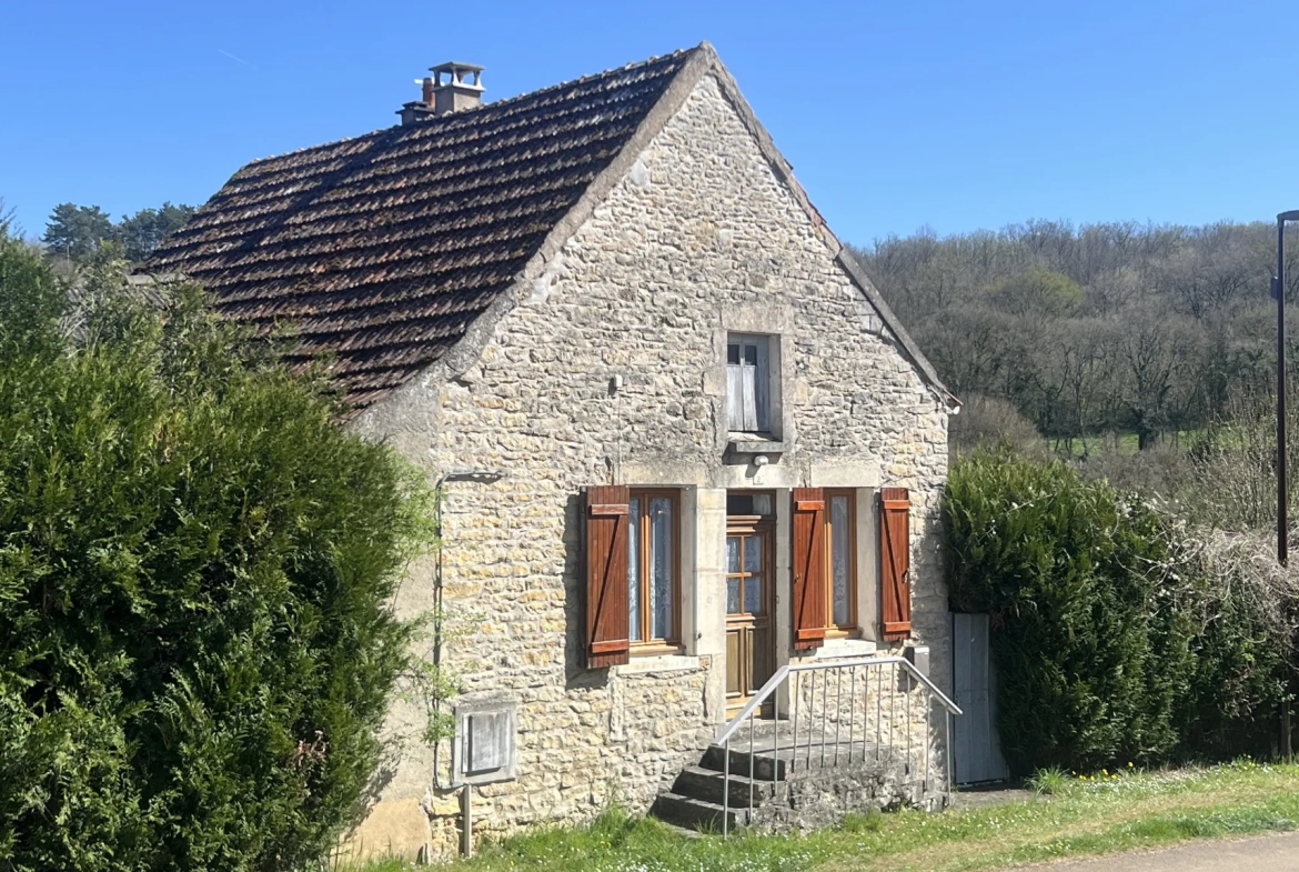 Belle maison avec vue imprenable sur le Vézelien à Chamoux 