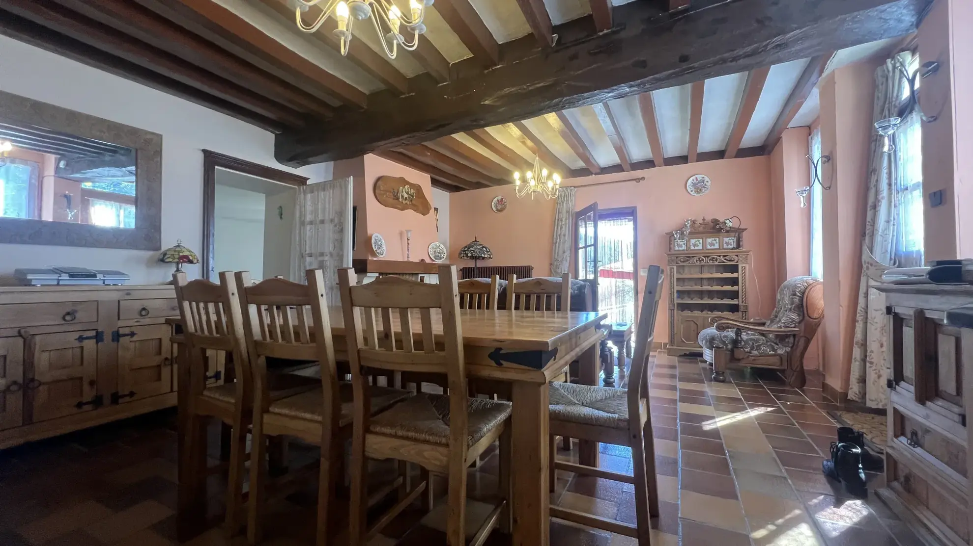 Belle maison avec vue imprenable sur le Vézelien à Chamoux 