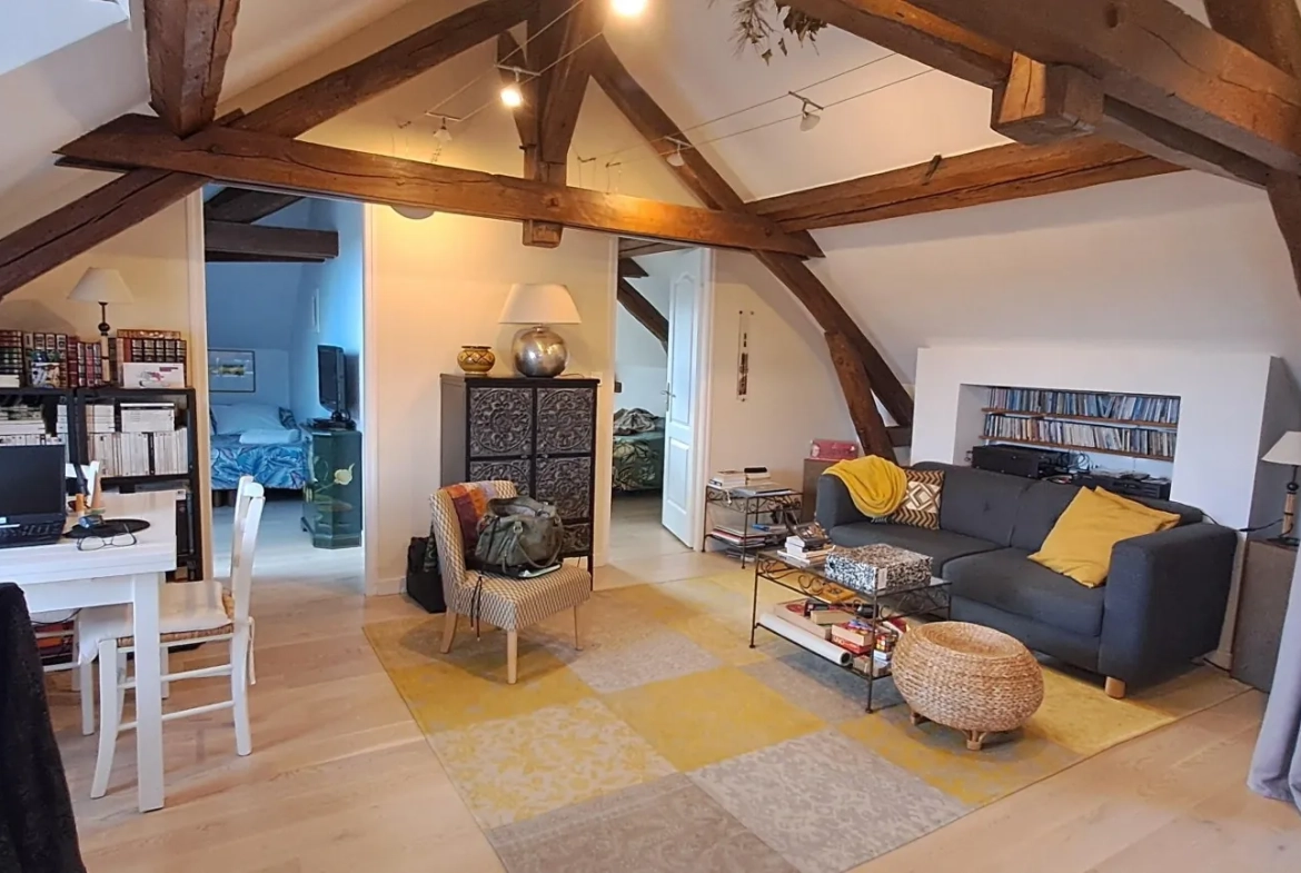 Appartement F3 lumineux avec parking en plein centre-ville de Dourdan 