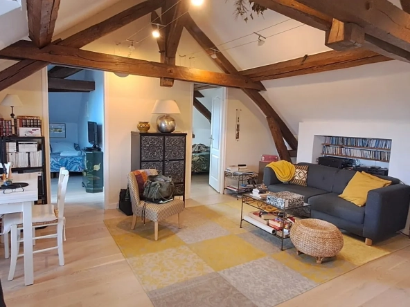 Appartement F3 lumineux avec parking en plein centre-ville de Dourdan