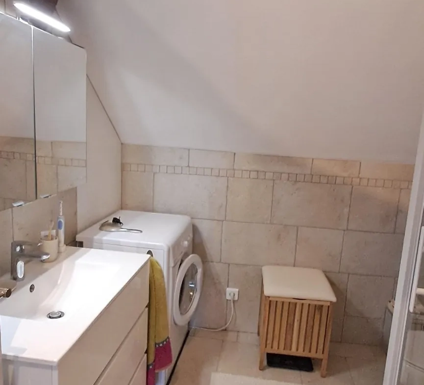 Appartement F3 lumineux avec parking en plein centre-ville de Dourdan 