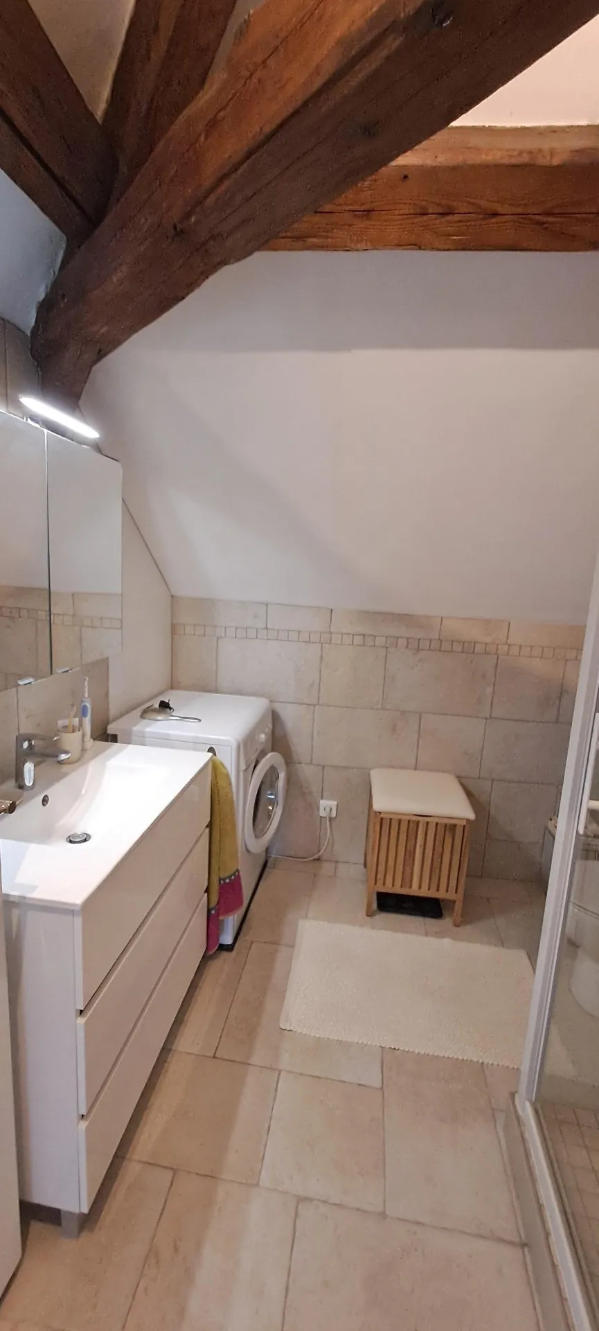 Appartement F3 lumineux avec parking en plein centre-ville de Dourdan 