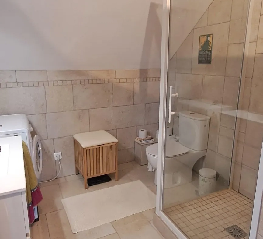 Appartement F3 lumineux avec parking en plein centre-ville de Dourdan 