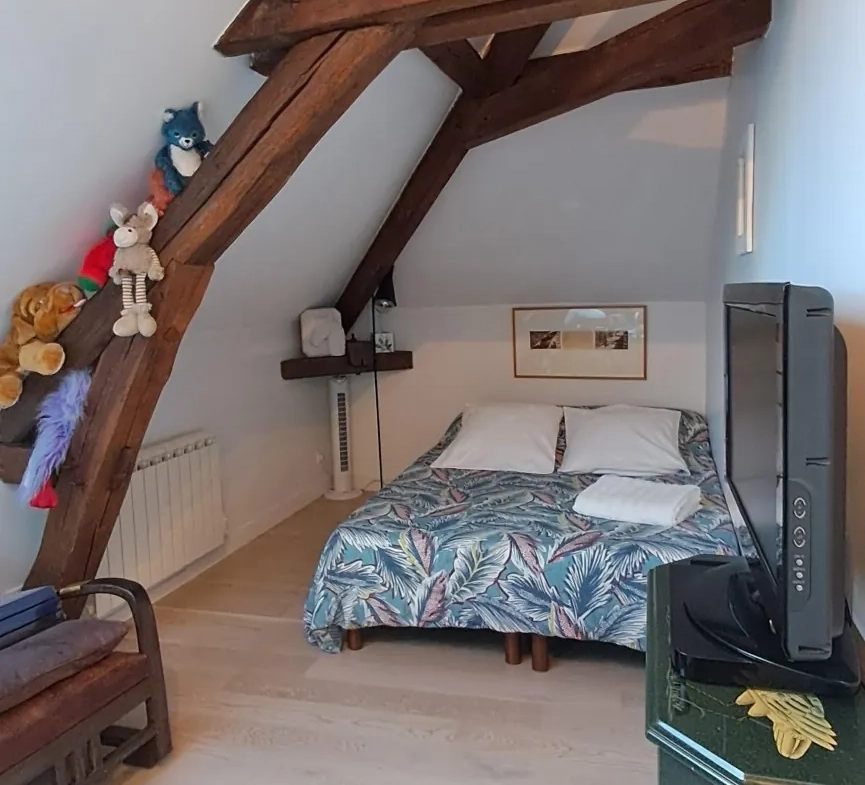Appartement F3 lumineux avec parking en plein centre-ville de Dourdan 