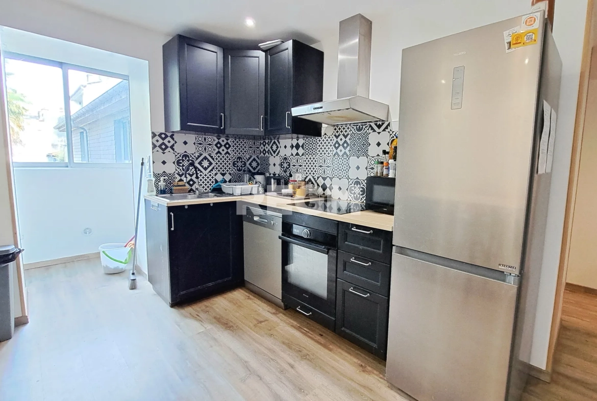 Appartement T5 en Hypercentre de Pau à Vendre avec Rendement de 7% 