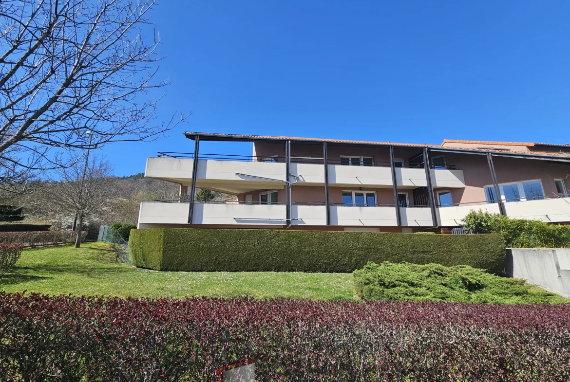 Bel appartement T4 avec terrasse, garage et prestations modernes à Chamalieres 