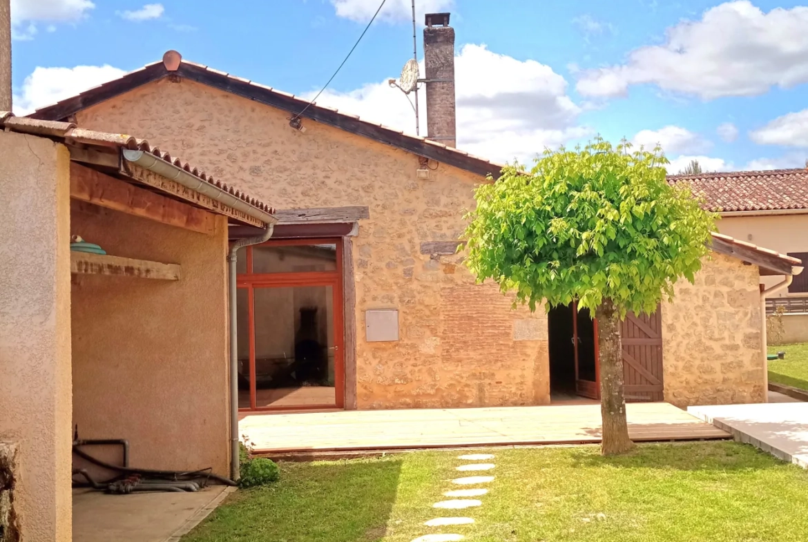 Maison en pierre avec piscine à Bazas - Spacieuse et rénovée 