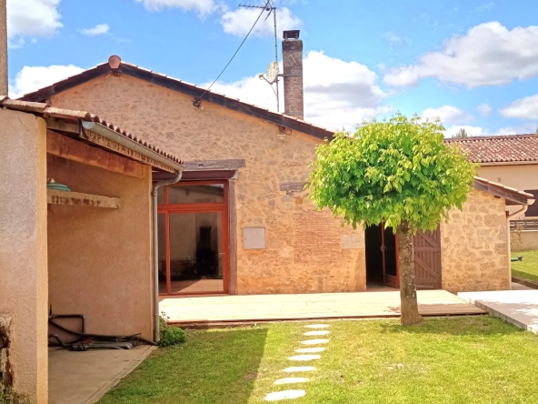Maison en pierre avec piscine à Bazas - Spacieuse et rénovée 