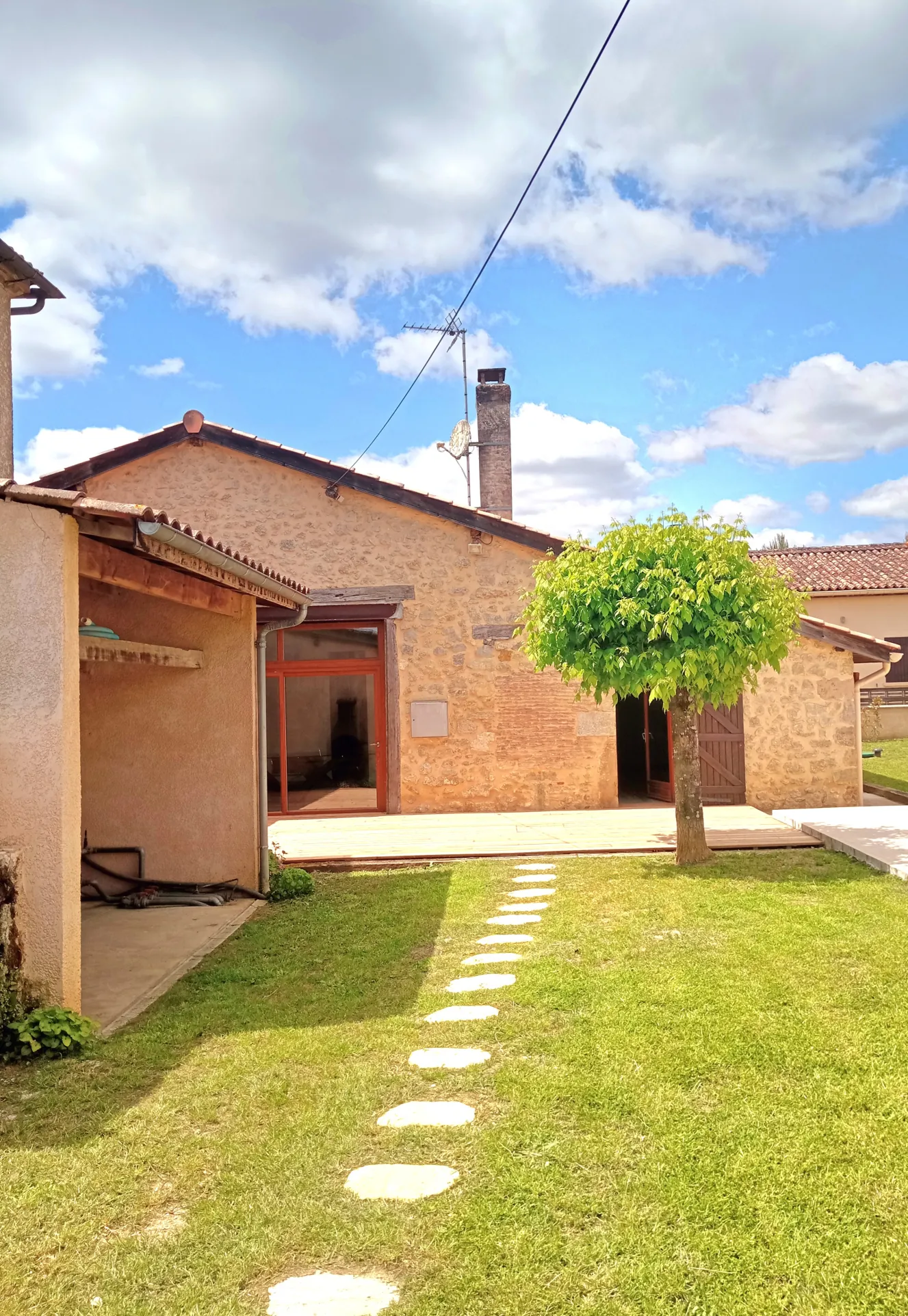 Maison en pierre avec piscine à Bazas - Spacieuse et rénovée 