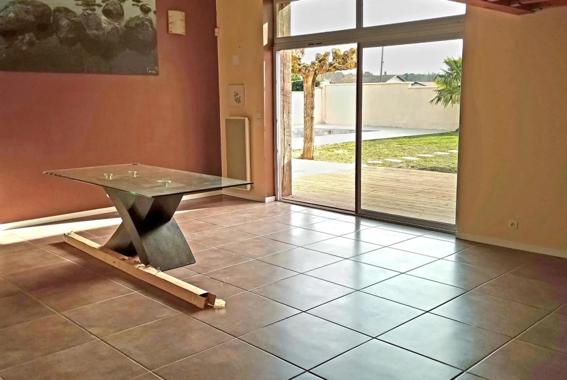 Maison en pierre avec piscine à Bazas - Spacieuse et rénovée 