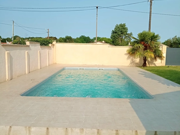 Maison en pierre avec piscine à Bazas - Spacieuse et rénovée 