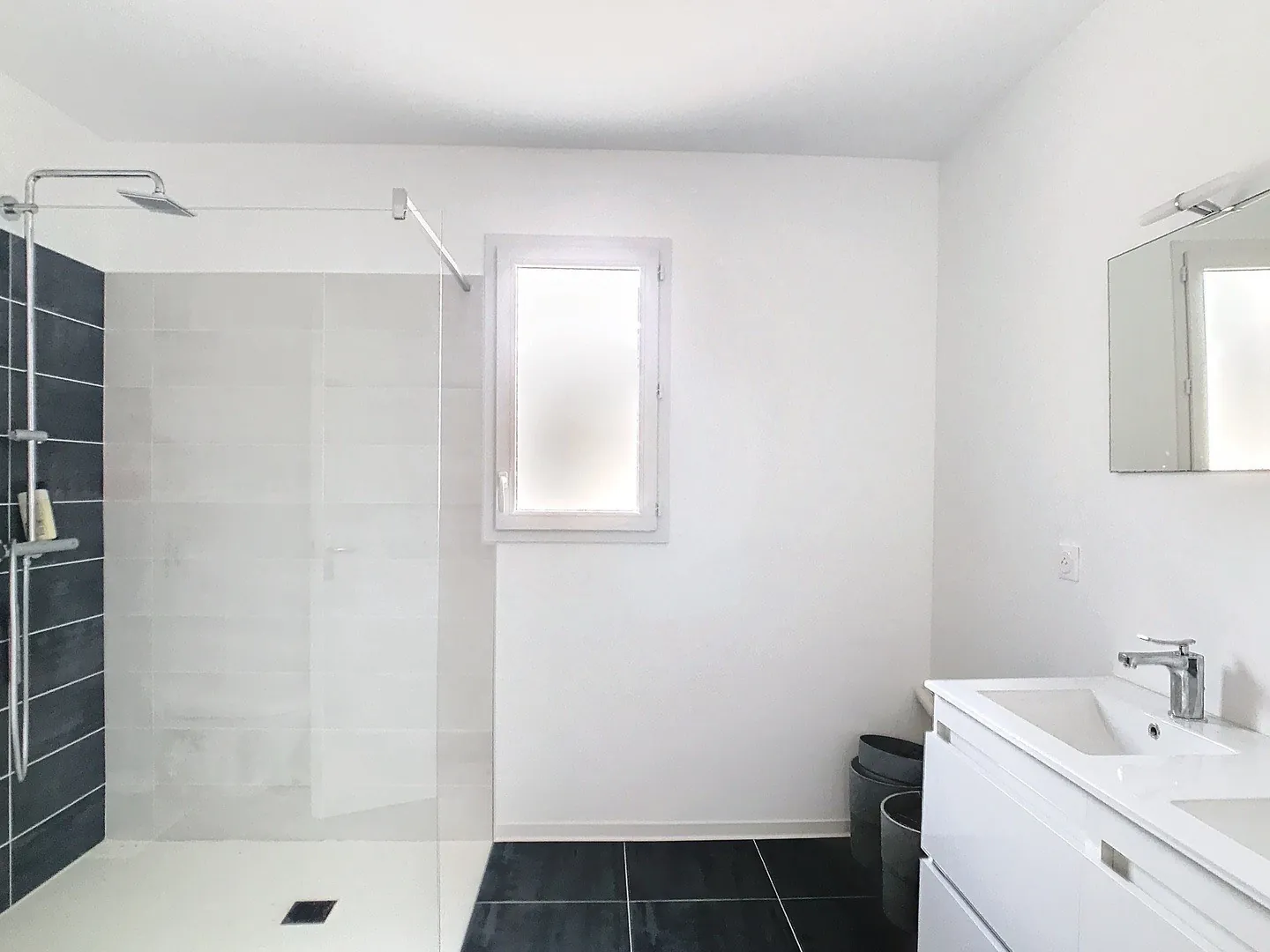 Maison à Colombiers avec piscine, terrasse et résidence sécurisée en vente 