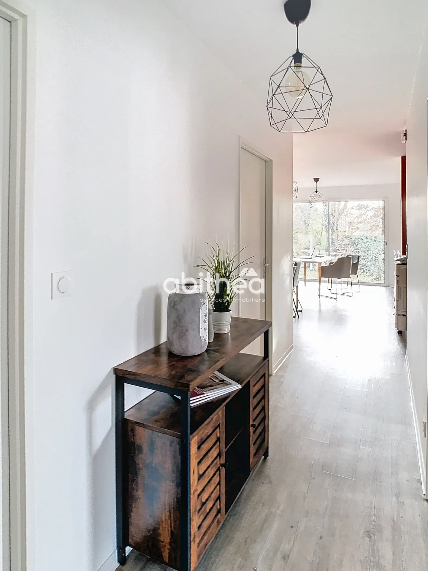 Maison à Colombiers avec piscine, terrasse et résidence sécurisée en vente 
