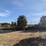Terrain constructible de 455 m² à Velaux - Vue dégagée et emplacement privilégié