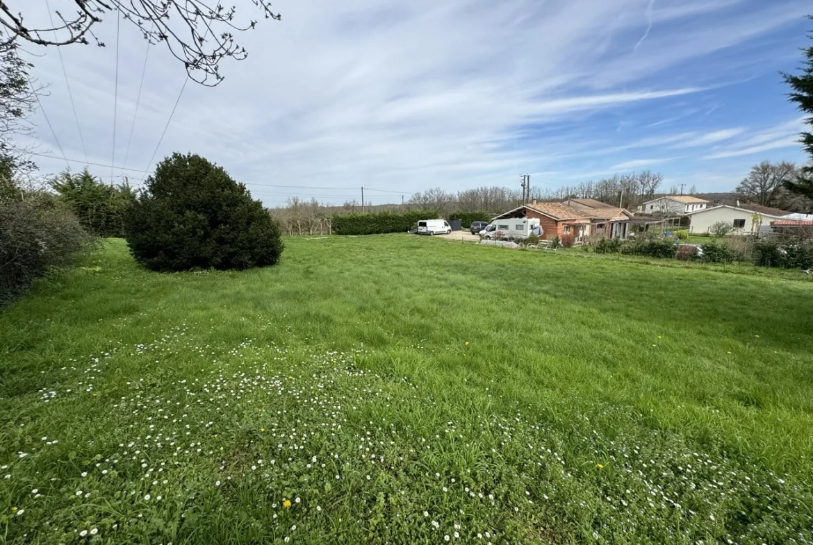 Terrain constructible de 790 m² à Salignac, idéal pour votre projet immobilier 
