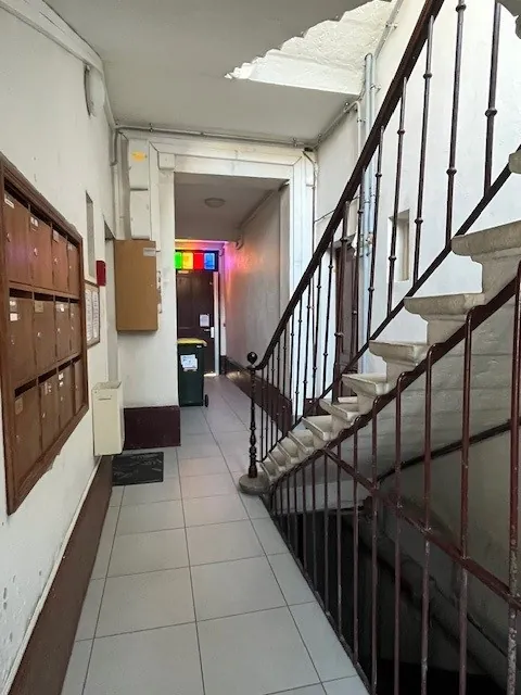 Appartement 2 pièces avec cachet à Villeurbanne, proche Montchat et tramway 