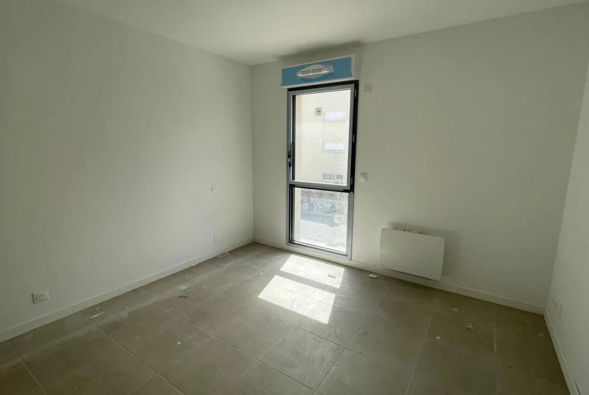 Appartement T2 moderne à Elne avec terrasse et stationnement en vente 