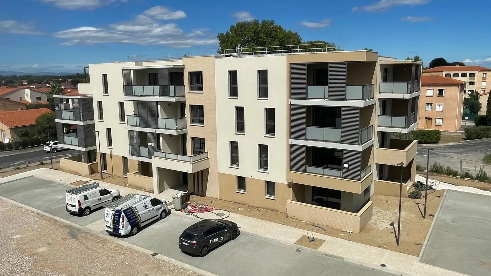 Appartement T2 moderne à Elne avec terrasse et stationnement en vente 