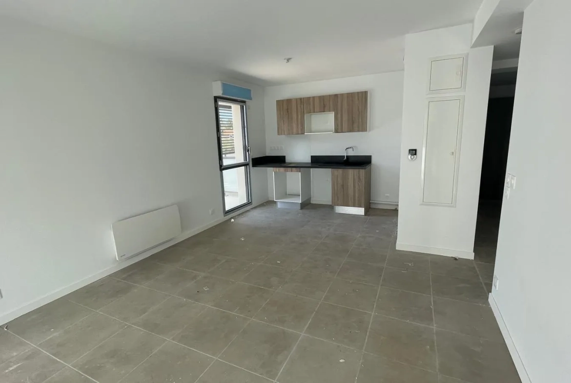 Appartement T2 moderne à Elne avec terrasse et stationnement en vente 