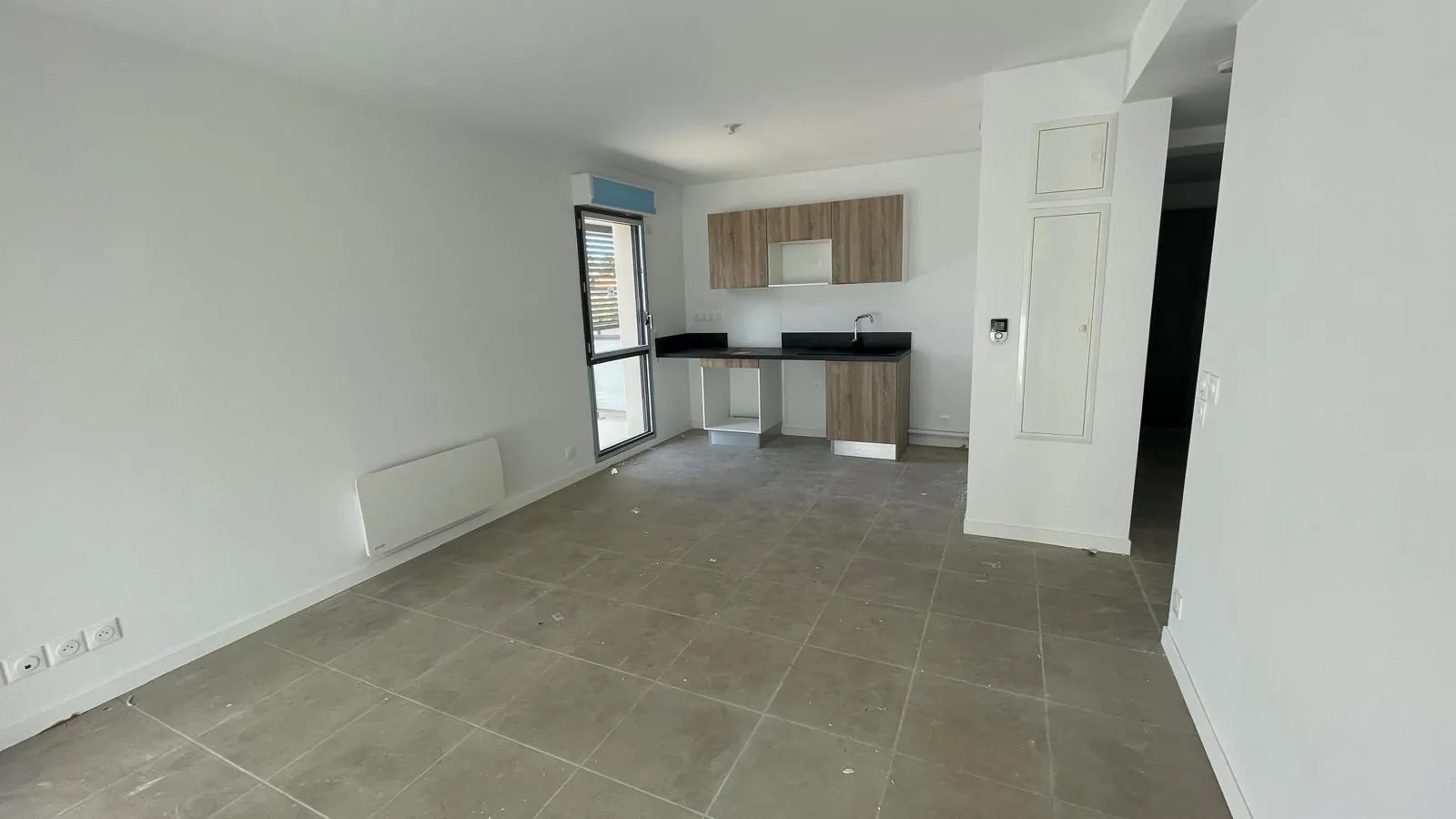Appartement T2 moderne à Elne avec terrasse et stationnement en vente 