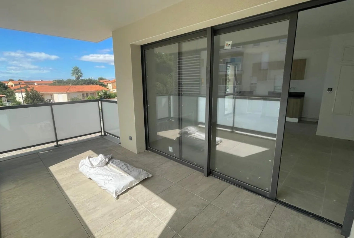 Appartement T2 moderne à Elne avec terrasse et stationnement en vente 