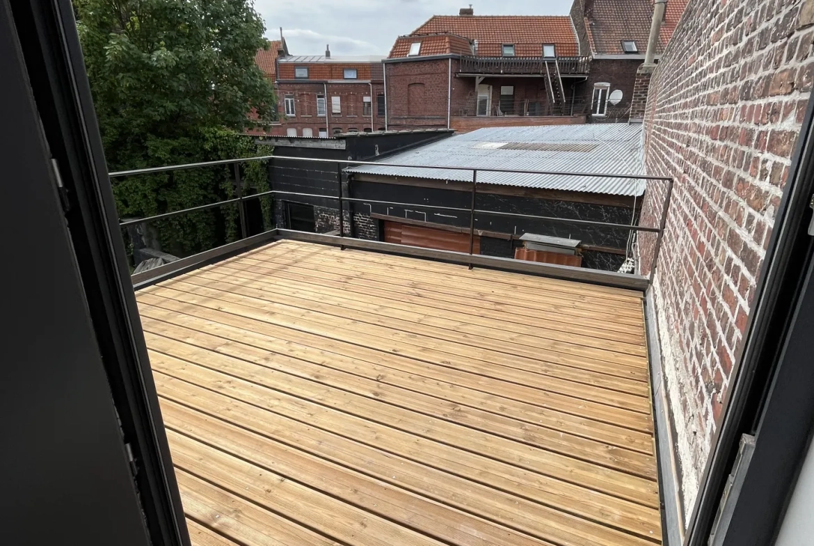 Loft individuel de 70 m² avec jardin et terrasse suspendue à Tourcoing 